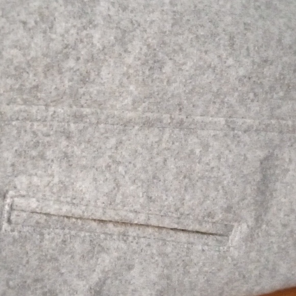 Old Navy Gray Winter Coat Size 8. Partial Wool Lining. - Picture 3 of 11